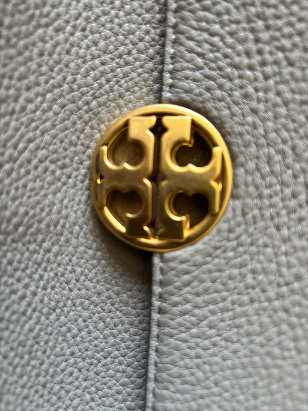 Tory Burch Pebbled Leather Shoulder Bag in Light Gray with Gold Hardware - Picture 2 of 13